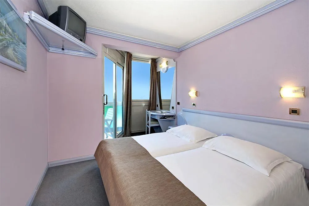 Hotel Plavi Plava Laguna Porec 3*,