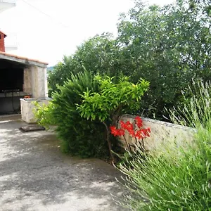 ljiljana-apartment.hotels-in-trogir.com/