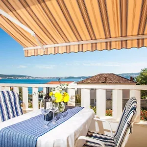 apartments-barbara-trogir.hotels-in-trogir.com/